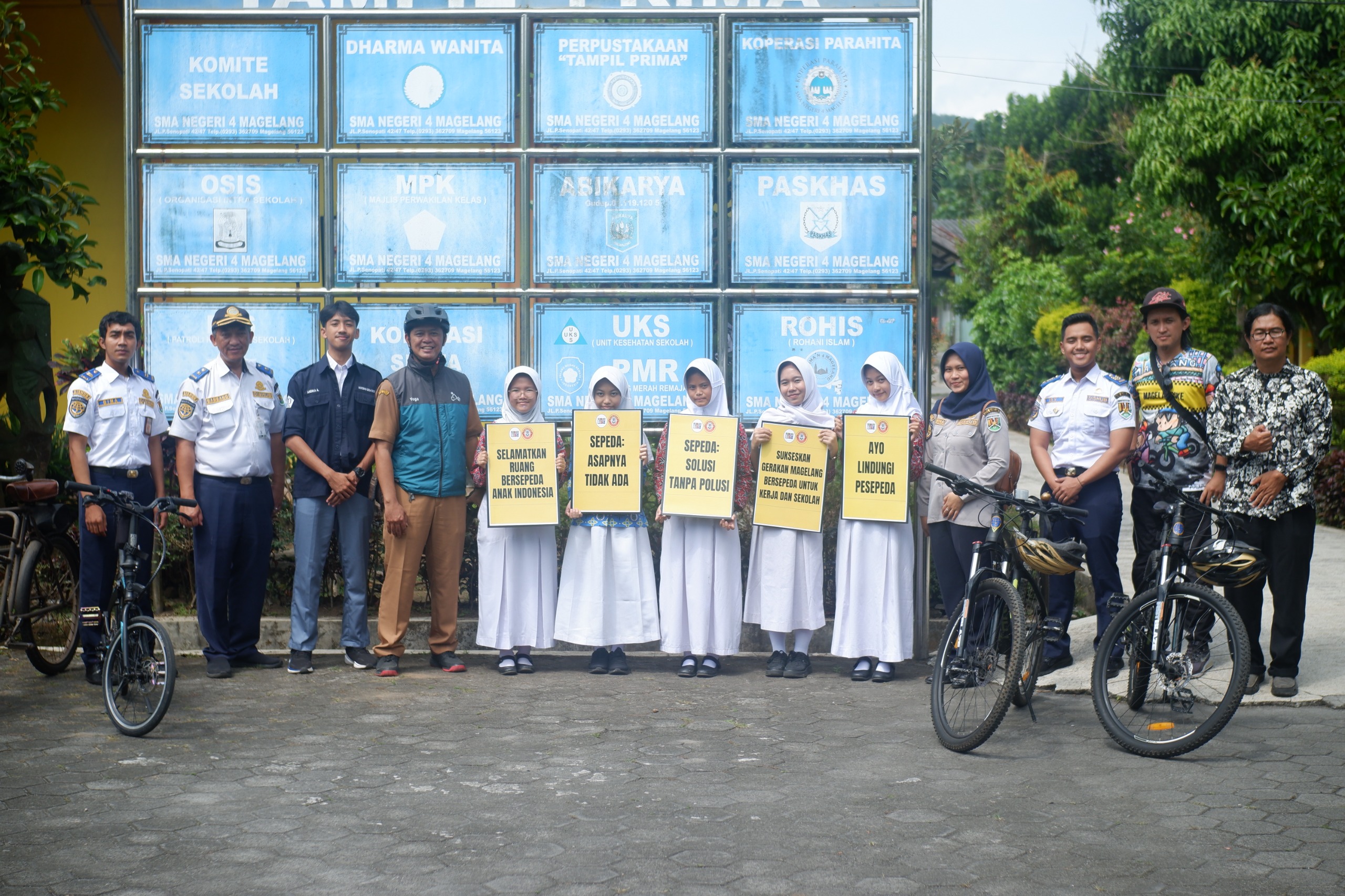 Dishub Kota Magelang dan MagelangBIKE Kampanyekan Keselamatan Lalu Lintas di SMAN 4