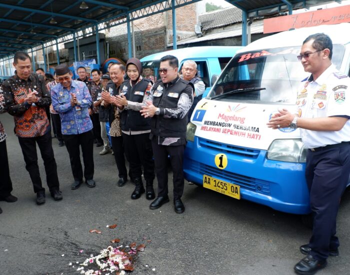 Wali Kota Magelang Resmikan Program “Jempol Magelang” — Angkutan Gratis bagi Pelajar Mulai 27 Oktober 2025