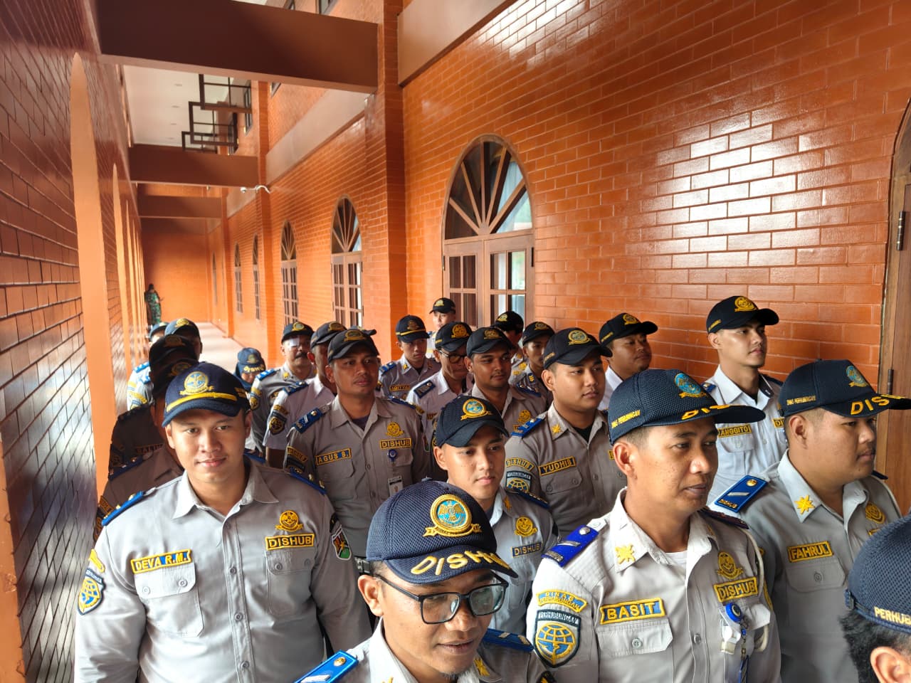 Dishub Kota Magelang Lakukan Pengaturan Lalu Lintas dan Penertiban Parkir Steril di Jalan Gatot Soebroto untuk Kegiatan Wisuda Prajurit AKMIL & AKPOL